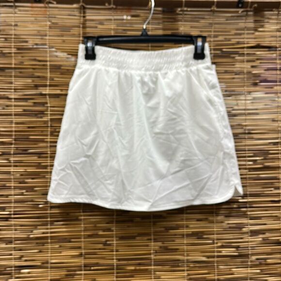 Calvin Klein Performance Women's Smocked-Waist Skirt - White - Size XS - Picture 2 of 4